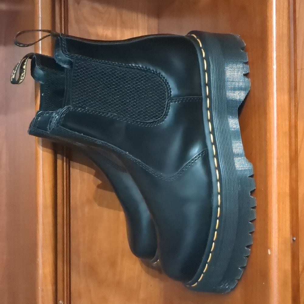 Dr Martens platform Chelsea Boot